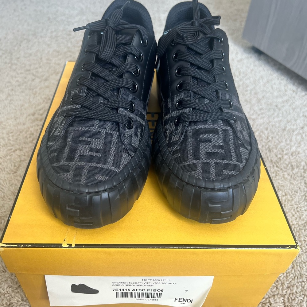 Authentic Fendi sneakers men size 7